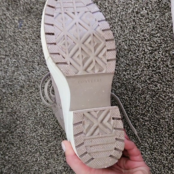 High-Top Converse - Picture 4 of 4